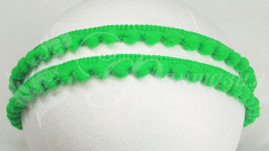 Тесьма с помпонами, цвет зеленый классик - TP019K